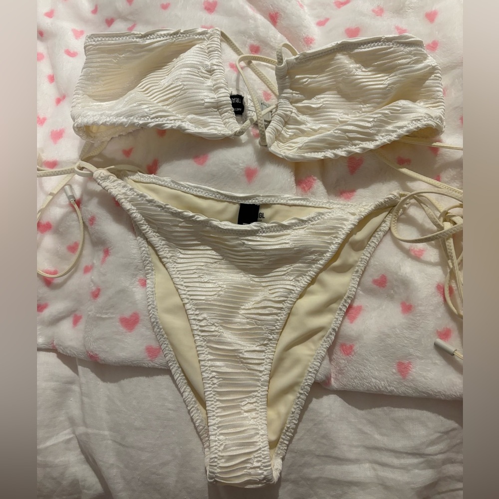 white triangl bikini